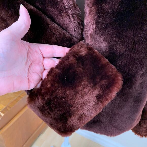 Vintage Brown Faux Fur Jacket Plush Feel Dixie Shops 1950s/60s Cropped Boxy Fit - Picture 7 of 8